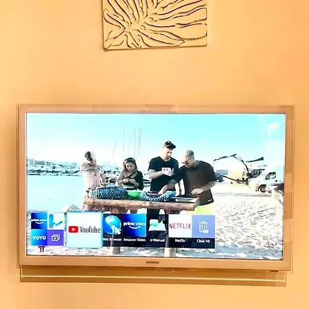 Apartment Urban 8 Netflix
